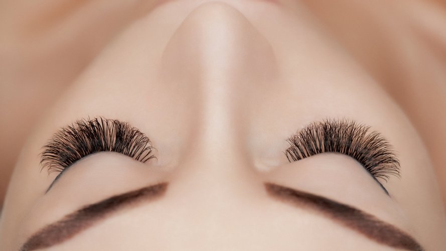 Anna lashmaker Prague - Gallery Image 1