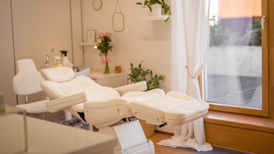 Beauty Bella - Gallery Image 1