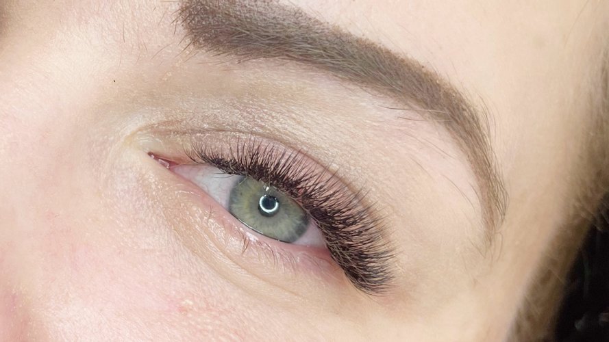 luciefiedlerova_lashstylist - Gallery Image 1