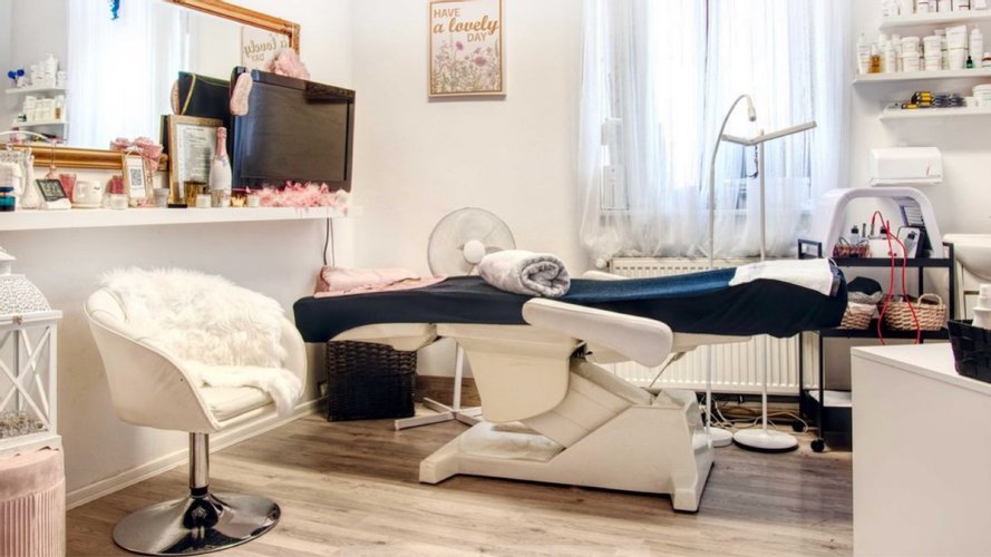 Studio Wings - Gallery Image 1