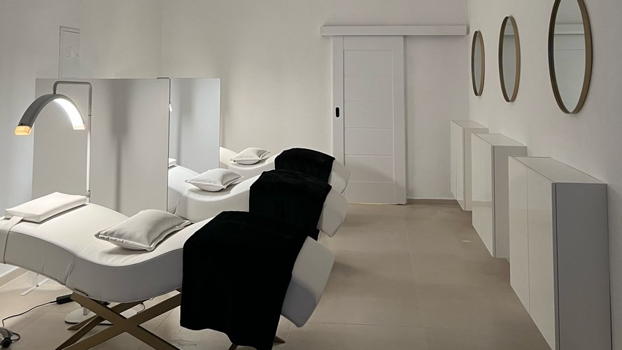 The Beauty Bar Cheb - Gallery Image 1